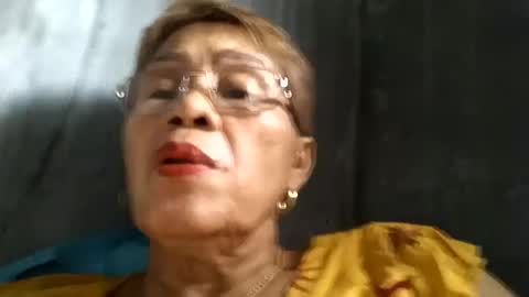 Snapshot of lolamommie chatting on February 2025 06:35:01 AM tey online show from February 2025 06:35:01 AM