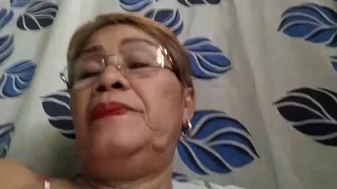 Snapshot of lolamommie chatting on February 2025 06:31:01 AM tey online show from February 2025 06:31:01 AM