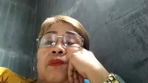 Snapshot of lolamommie chatting on February 2025 06:50:02 AM tey online show from February 2025 06:50:02 AM