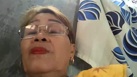 Snapshot of lolamommie chatting on March 2025 06:27:01 AM tey online show from March 2025 06:27:01 AM