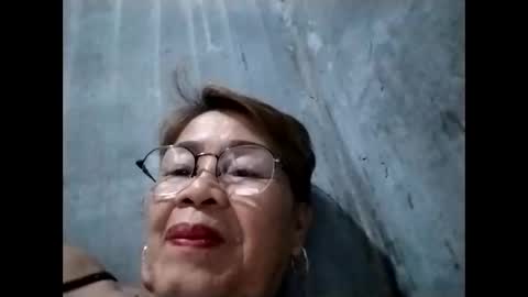 Snapshot of lolamommie chatting on September 2025 03:56:02 PM tey online show from September 2025 03:56:02 PM