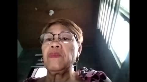 Snapshot of lolamommie chatting on September 2025 11:49:01 PM tey online show from September 2025 11:49:01 PM