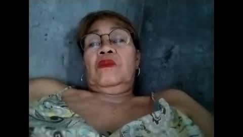 Snapshot of lolamommie chatting on September 2025 07:54:02 AM tey online show from September 2025 07:54:02 AM