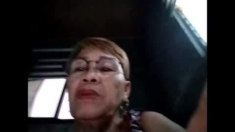 Snapshot of lolamommie chatting on September 2025 04:49:01 AM tey online show from September 2025 04:49:01 AM