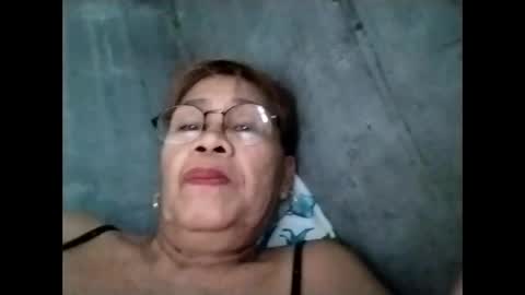 Snapshot of lolamommie chatting on October 2025 07:07:01 AM tey online show from October 2025 07:07:01 AM