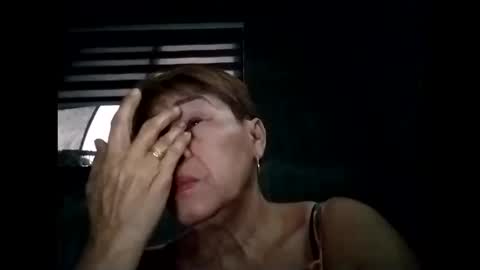 Snapshot of lolamommie chatting on October 2025 08:45:02 AM tey online show from October 2025 08:45:02 AM