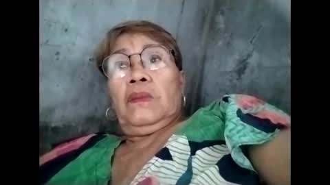 Snapshot of lolamommie chatting on October 2025 03:15:02 AM tey online show from October 2025 03:15:02 AM