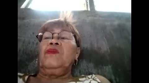 Snapshot of lolamommie chatting on October 2025 07:12:01 AM tey online show from October 2025 07:12:01 AM