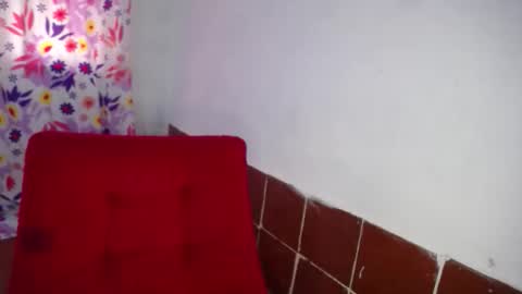 lolamourin online show from November 2025 01:31:01 PM