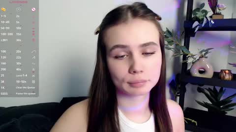 lolapalmer_ online show from December 2024 08:39:01 PM