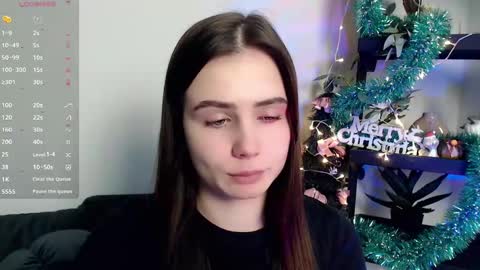 lolapalmer_ online show from December 2024 08:25:02 PM