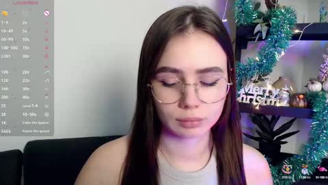 lolapalmer_ online show from December 2024 10:44:02 PM