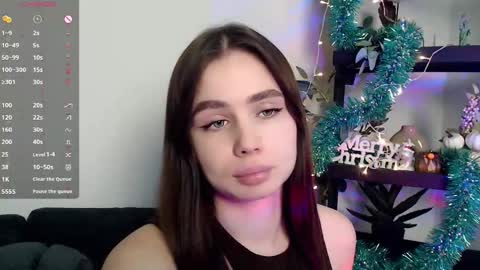 lolapalmer_ online show from December 2024 07:53:02 PM