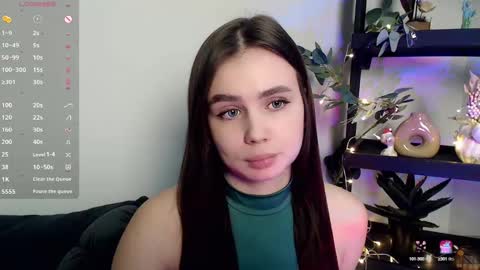 lolapalmer_ online show from January 2025 11:00:01 PM