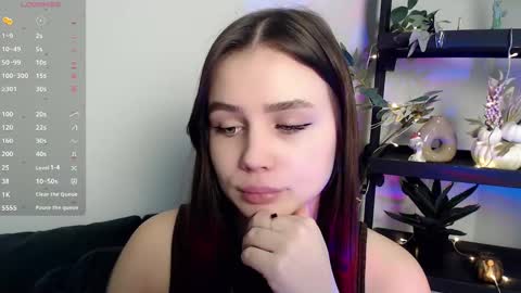 lolapalmer_ online show from February 2025 07:44:02 PM