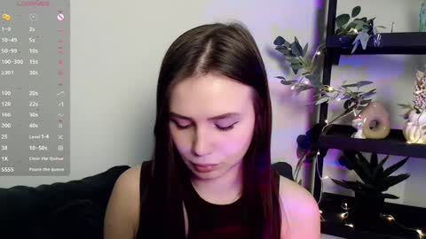 lolapalmer_ online show from February 2025 08:10:02 PM