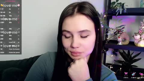 lolapalmer_ online show from February 2025 08:22:01 PM