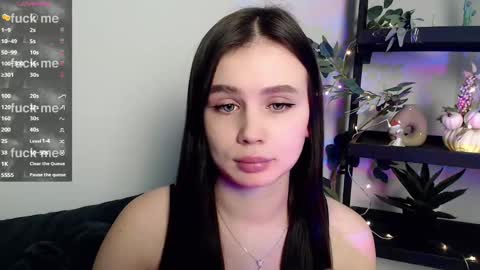 lolapalmer_ online show from February 2025 11:19:02 PM