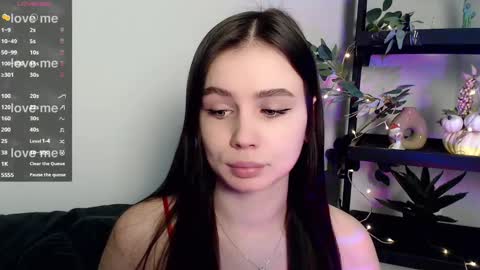lolapalmer_ online show from February 2025 07:38:01 PM