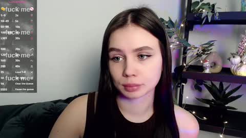 lolapalmer_ online show from February 2025 07:52:02 PM