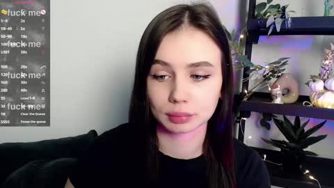 lolapalmer_ online show from February 2025 07:52:01 PM