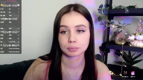 lolapalmer_ online show from March 2025 11:25:01 PM