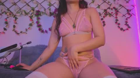  Lola  online show from November 2025 09:14:01 PM