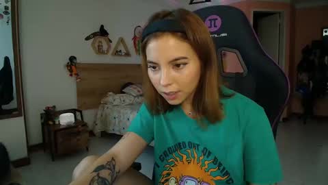 Snapshot of lolaverse chatting on February 2025 09:04:01 PM Lola doll online show from February 2025 09:04:01 PM