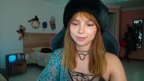 Snapshot of lolaverse chatting on October 2025 07:55:02 PM Lola doll online show from October 2025 07:55:02 PM