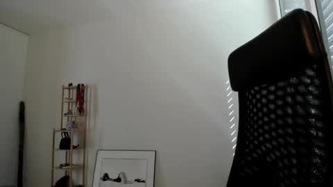 Lola doll online show from April 2026 01:35:02 PM