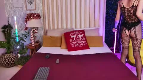 Snapshot of lolavixxen chatting on December 2025 07:42:02 PM Lola online show from December 2025 07:42:02 PM