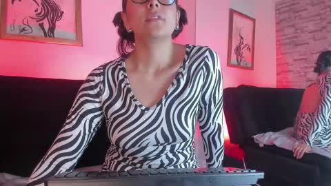 Snapshot of lolaxxxperiience chatting on October 2025 11:31:02 AM Lola online show from October 2025 11:31:02 AM