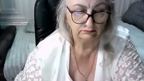 Snapshot of lolkaalyss chatting on June 2026 08:06:01 AM LolkaAlyss online show from June 2026 08:06:01 AM