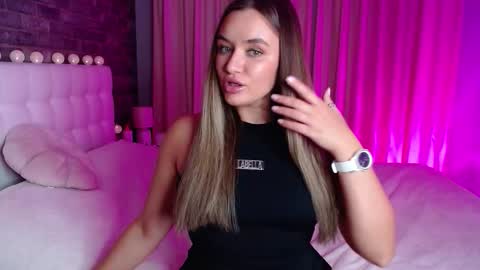 Snapshot of lollidoli__ chatting on November 2025 04:53:01 PM Victoria online show from November 2025 04:53:01 PM