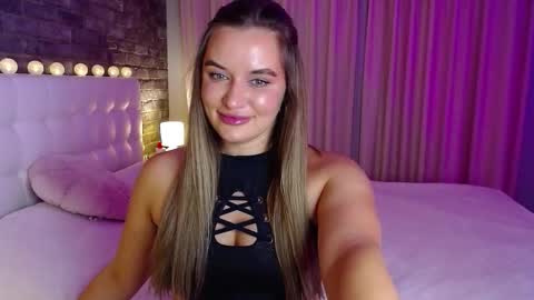 Snapshot of lollidoli__ chatting on November 2025 05:02:02 PM Victoria online show from November 2025 05:02:02 PM