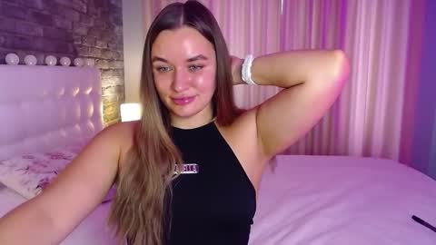 Snapshot of lollidoli__ chatting on November 2025 10:43:02 AM Victoria online show from November 2025 10:43:02 AM