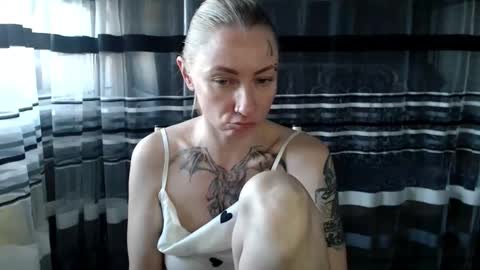 Snapshot of lollifox_1 chatting on October 2025 06:38:01 AM Lisa online show from October 2025 06:38:01 AM