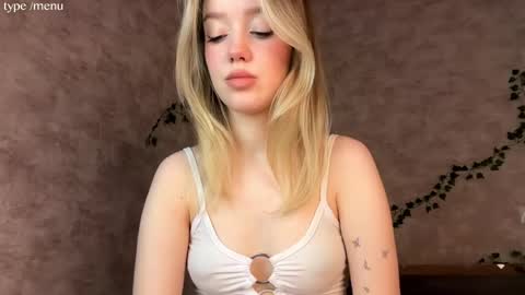 Mia online show from May 2026 08:20:01 AM