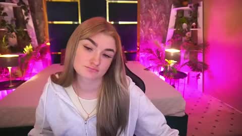 Loli online show from May 2026 07:05:01 AM