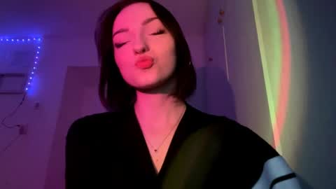 Polly online show from April 2026 03:27:01 PM