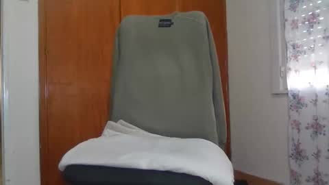 Snapshot of lolo200490 chatting on November 2025 06:09:02 PM siamo90 online show from November 2025 06:09:02 PM