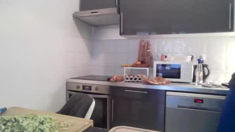 Snapshot of lolo3064 chatting on October 2025 10:49:02 AM lolo3064 online show from October 2025 10:49:02 AM