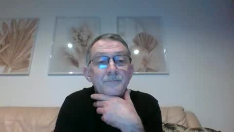 Snapshot of lolo5327 chatting on February 2026 09:00:02 PM lolo5327 online show from February 2026 09:00:02 PM