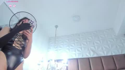 Loly online show from October 2025 03:27:01 AM