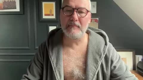 EnglishBear online show from February 2026 09:21:02 AM