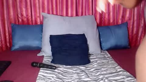 Snapshot of londylicious34 chatting on September 2025 07:50:02 PM londylicious34 online show from September 2025 07:50:02 PM