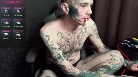 Snapshot of lone1ycrystal chatting on October 2025 09:15:01 PM Chris online show from October 2025 09:15:01 PM