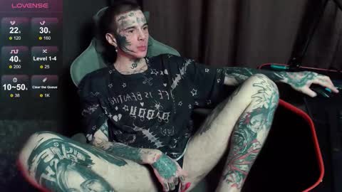 Snapshot of lone1ycrystal chatting on November 2025 04:17:02 PM Chris online show from November 2025 04:17:02 PM