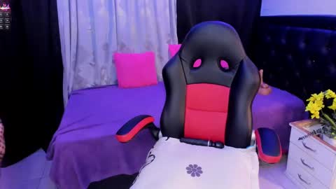 Snapshot of lonely_shewolf chatting on October 2025 03:35:01 PM Jennifer online show from October 2025 03:35:01 PM