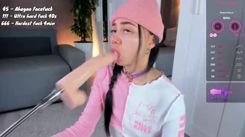 Snapshot of loney__tunes chatting on February 2025 01:00:01 AM Shy EvaStreams are everyday 9 AM - 3 PM GMT 3 online show from February 2025 01:00:01 AM